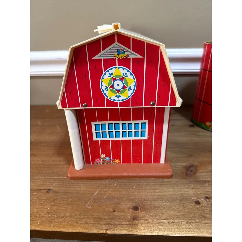 Vintage Fisher Price Play Family Farm 915 Red Barn Silo Animals Figures Set